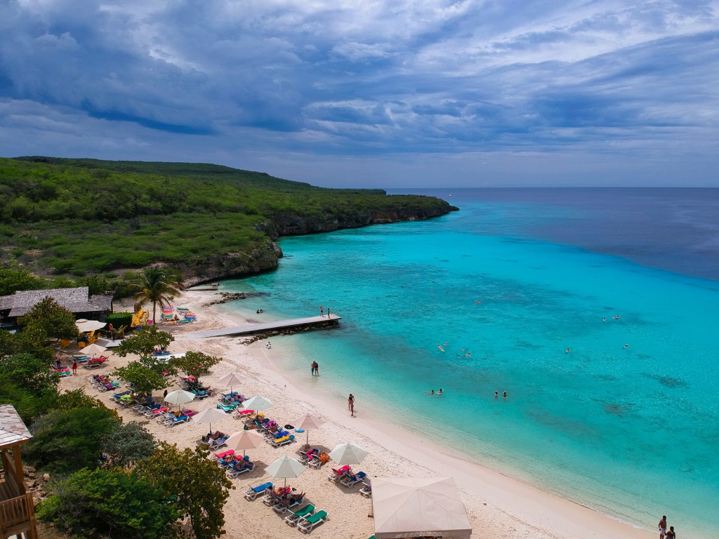 Kun Jij Online Werken En Wil Je Tijdelijk Op Curacao Wonen? Dat Kan ...